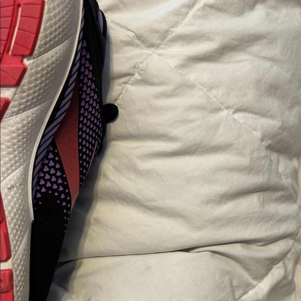 Brooks Men's Black and Pink Athletic Shoes - Picture 4 of 6